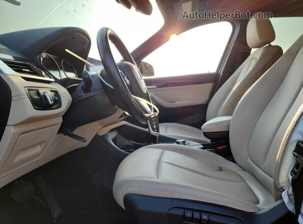 WBXJG7C03M5S91352 2021 BMW X1 White 