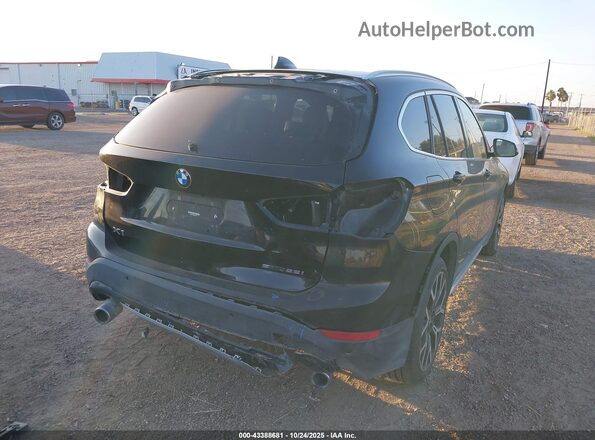 WBXJG7C06N5U68199 2022 BMW X1 Черный Вид спереди