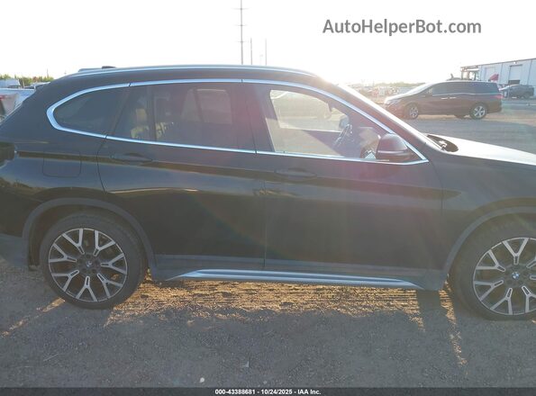 WBXJG7C06N5U68199 2022 BMW X1 Черный Панорамный вид салона 360°