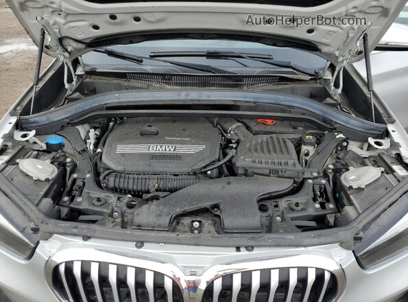 WBXJG9C07L5P29137 2020 BMW X1 Silver Շարժիչի բաժամունքի տեսք