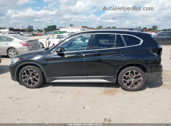WBXJG9C08L5P96149 2020 BMW X1 Black Widok wnętrza 360 stopni