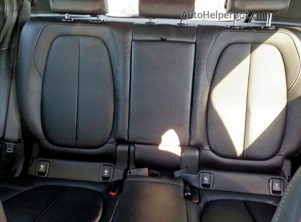 WBXYJ1C06N5U28136 2022 BMW X2 Blue Widok tylnych siedzeń