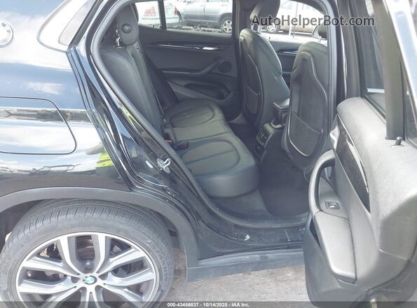 WBXYJ3C30JEB37778 2018 BMW X2 Black Widok naklejki z numerem VIN