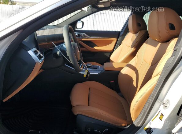 WBY23HD00SFU99390 2025 BMW I4 White Widok wnętrza z przodu
