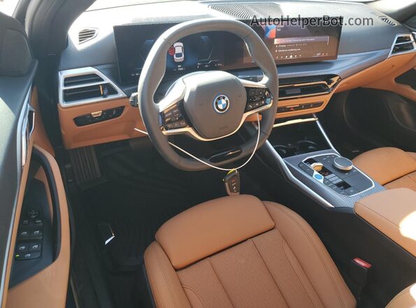 WBY23HD00SFU99390 2025 BMW I4 White Widok deski rozdzielczej