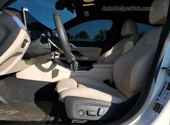WBY23HD08SFU63639 2025 BMW I4 Белый Вид салона спереди