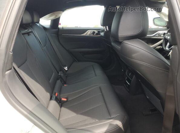 WBY43AW05RFR82705 2024 BMW I4 White Widok tylnych siedzeń