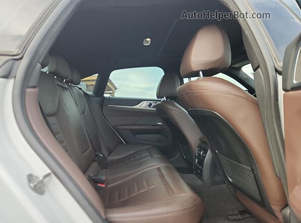 WBY73AW01NFN01887 2022 BMW I4 White Հետևի նստատեղերի տեսք