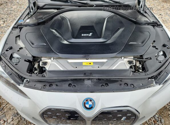 WBY73AW01NFN01887 2022 BMW I4 White Սալոնի հետևի տեսք
