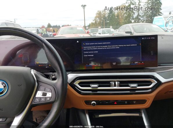 WBY73AW03PFP99233 2023 BMW I4 Зеленый 