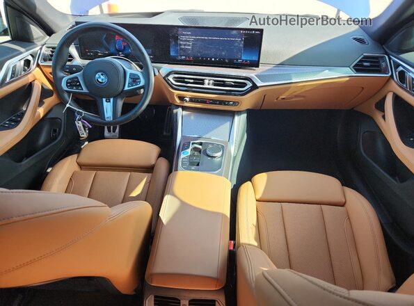 WBY73AW06RFS90322 2024 BMW I4 Blue Widok deski rozdzielczej