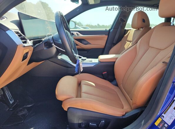 WBY73AW06RFS90322 2024 BMW I4 Blue Widok wnętrza z przodu
