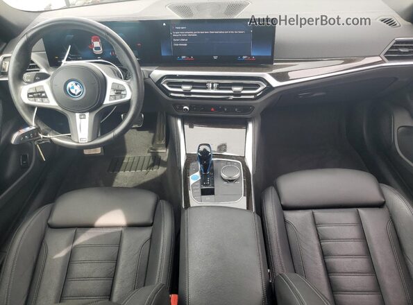 WBY73AW07NFN08455 2022 BMW I4 White Առջևի վահանակի տեսք
