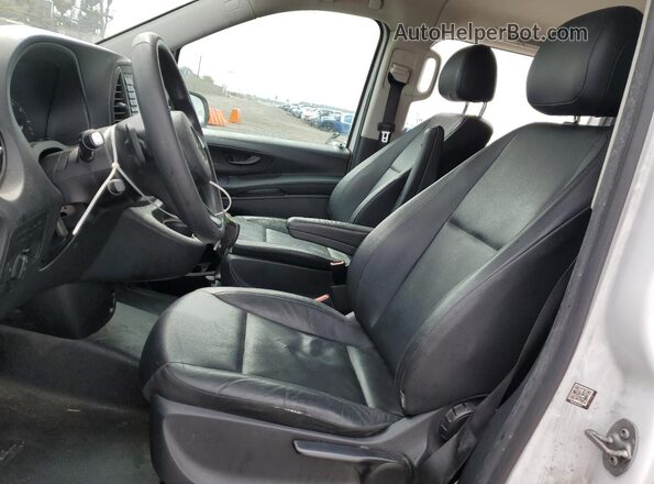 WD4PG2EE2K3529502 2019 MERCEDES-BENZ METRIS White Widok wnętrza z przodu