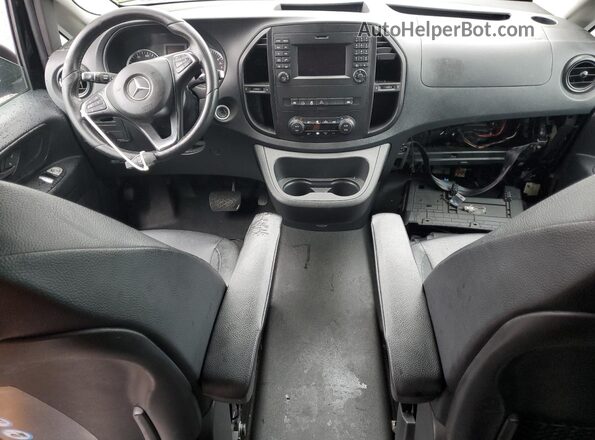 WD4PG2EE3J3400991 2018 MERCEDES-BENZ METRIS Двухцветный Вид панели приборов