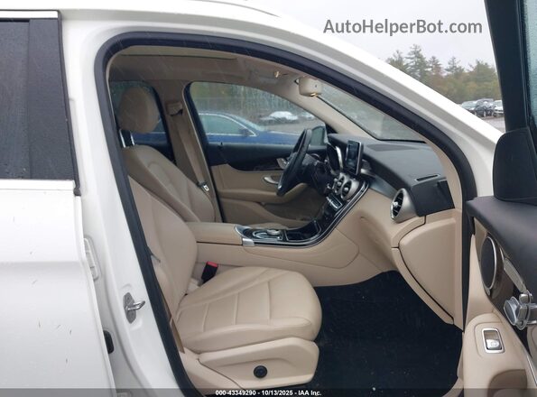 WDC0G4KBXHV012781 2017 MERCEDES-BENZ GLC 300 White 