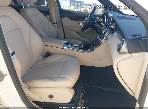 WDC0G4KBXJV106522 2018 MERCEDES-BENZ GLC 300 White 