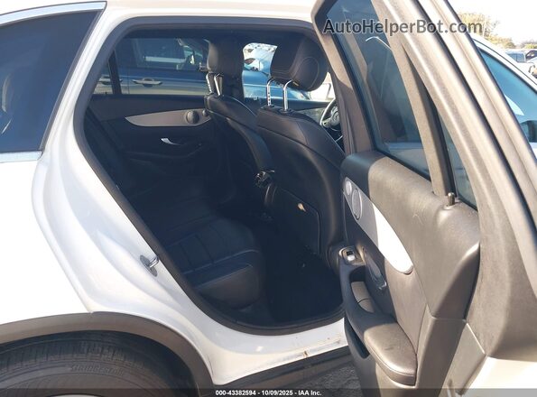 WDC0G5EB3KF590370 2019 MERCEDES-BENZ GLC 350E White Vista de la etiqueta del VIN