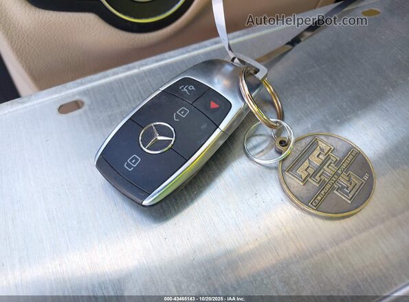 WDC0G8DB3LF734794 2020 MERCEDES-BENZ GLC 300 Blue Առջևի վահանակի տեսք