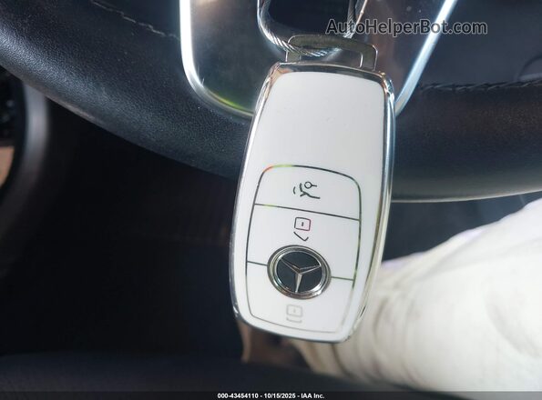 WDC0G8DB5LF703076 2020 MERCEDES-BENZ GLC 300 Black Առջևի վահանակի տեսք