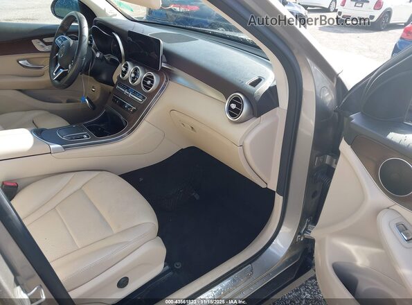 WDC0G8DB8LF700155 2020 MERCEDES-BENZ GLC 300 Золотой Вид салона спереди