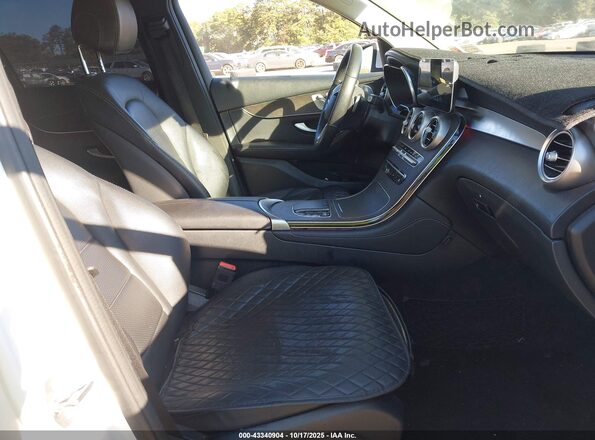 WDC0G8EB4LF691422 2020 MERCEDES-BENZ GLC 300 White Widok wnętrza z przodu