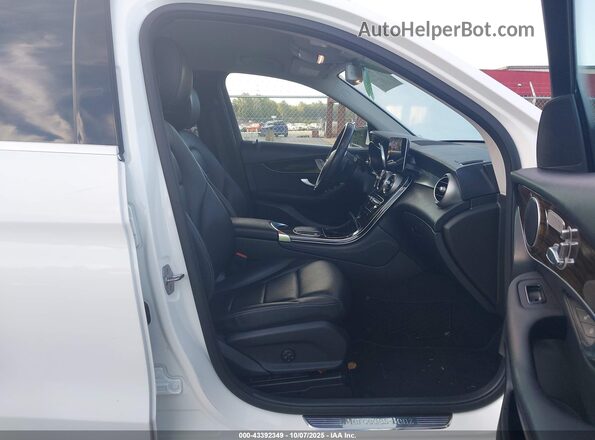 WDC0G8EB8LF731713 2020 MERCEDES-BENZ GLC 300 White Widok wnętrza z przodu