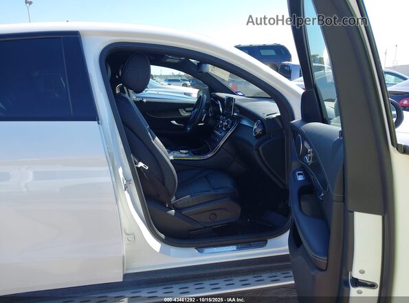 WDC0J4KB7JF427137 2018 MERCEDES-BENZ GLC 300 COUPE White Вид салону спереду