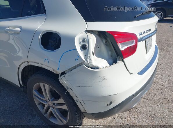 WDCTG4EB1HJ330868 2017 MERCEDES-BENZ GLA 250 White Դիմացի տեսք