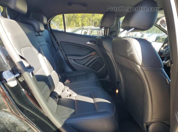 WDCTG4EB2HJ297301 2017 MERCEDES-BENZ GLA-CLASS Black Vista del compartimento del motor