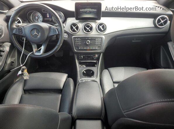WDCTG4EB3HJ318933 2017 MERCEDES-BENZ GLA Red 