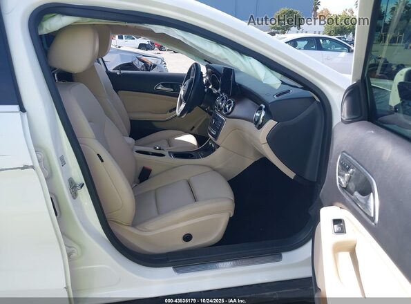 WDCTG4EB3KJ636767 2019 MERCEDES-BENZ GLA 250 White Vista interior delantera