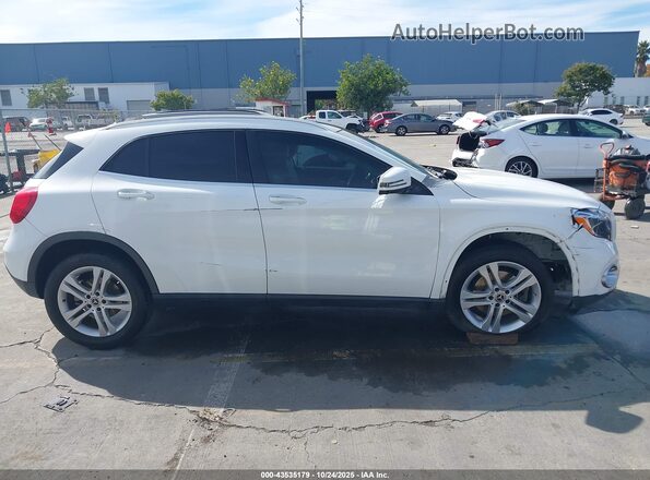 WDCTG4EB3KJ636767 2019 MERCEDES-BENZ GLA 250 White Vista interior trasera