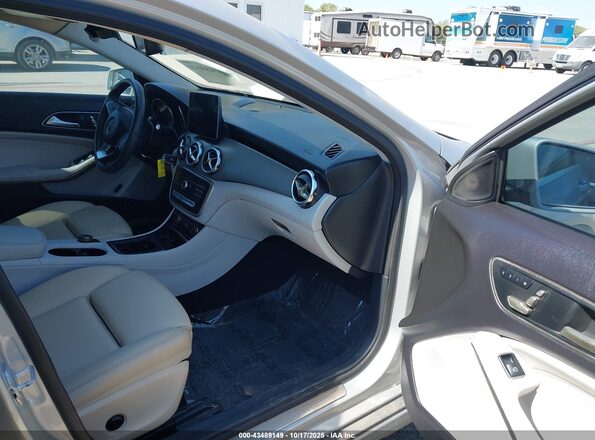 WDCTG4EB4JJ398359 2018 MERCEDES-BENZ GLA 250 Silver წინა სალონის ხედი