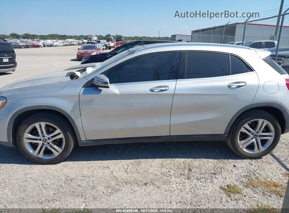 WDCTG4EB4JJ398359 2018 MERCEDES-BENZ GLA 250 Silver სალონის 360-გრადუსიანი ხედი