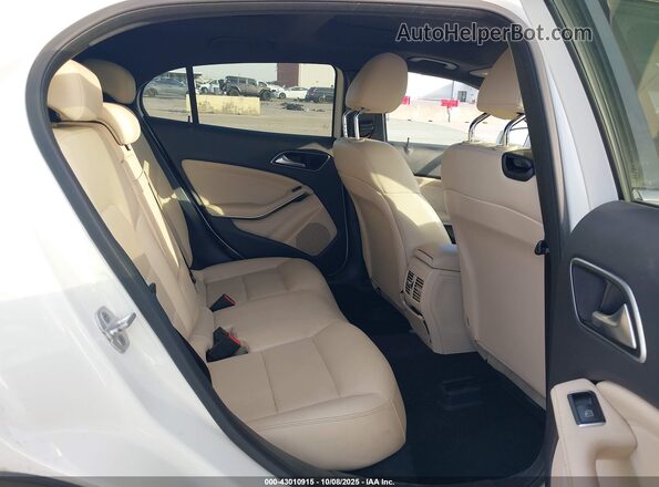 WDCTG4EB8GJ212203 2016 MERCEDES-BENZ GLA 250 White Vista de la etiqueta del VIN