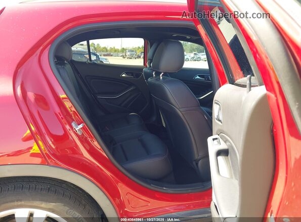 WDCTG4EB9JJ438371 2018 MERCEDES-BENZ GLA 250 Red 