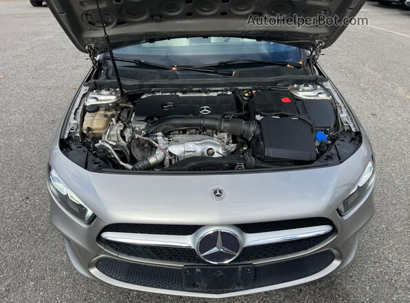 WDD3G4FB2KW033242 2019 MERCEDES-BENZ A-CLASS Gray Vista del cuadro de instrumentos