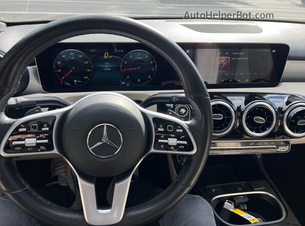 WDD3G4FB2KW033242 2019 MERCEDES-BENZ A-CLASS Gray Vista del salpicadero