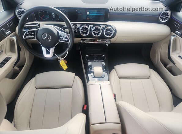 WDD3G4FB4KW005538 2019 MERCEDES-BENZ A Белый Вид панели приборов