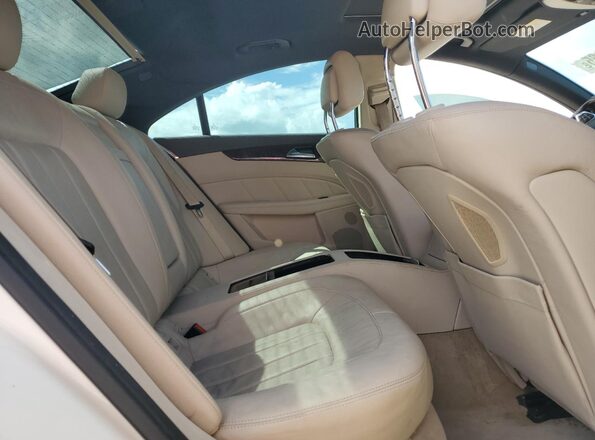 WDDLJ7DBXHA197270 2017 MERCEDES-BENZ CLS-CLASS White Vista de los asientos traseros