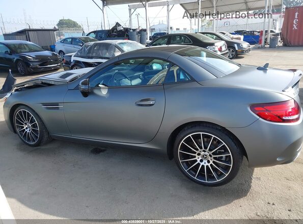 WDDPK3JA3LF167638 2020 MERCEDES-BENZ SLC 300 Gray 360 interior view
