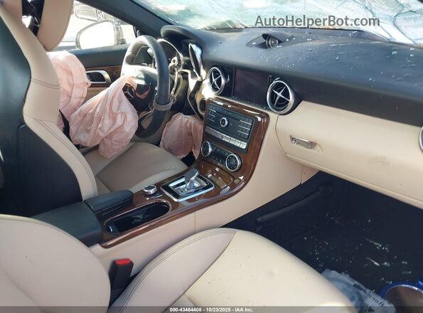 WDDPK3JA5KF158809 2019 MERCEDES-BENZ SLC 300 White 