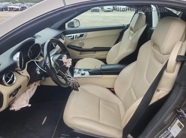WDDPK3JA7GF124135 2016 MERCEDES-BENZ SLK Brown Вид салону спереду