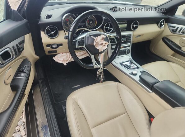 WDDPK3JA7GF124135 2016 MERCEDES-BENZ SLK Brown Вид панелі приладів