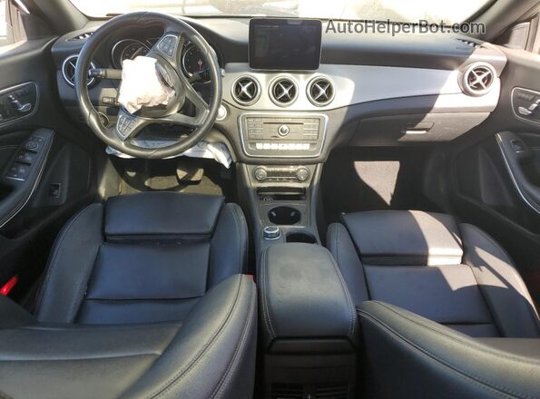 WDDSJ4EB2HN451703 2017 MERCEDES-BENZ CLA-CLASS White Vista del salpicadero