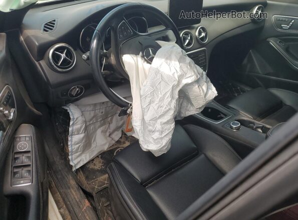 WDDSJ4EB6KN720762 2019 MERCEDES-BENZ CLA-CLASS White Vista del salpicadero