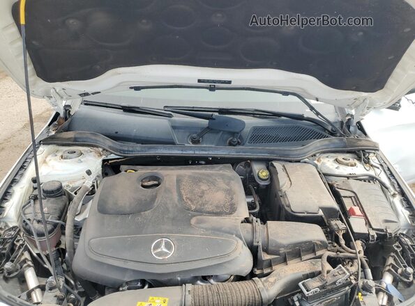 WDDSJ4EB6KN720762 2019 MERCEDES-BENZ CLA-CLASS White Vista interior trasera