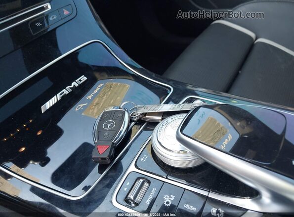 WDDWJ8HB7HF475025 2017 MERCEDES-BENZ AMG C 63 Black Widok deski rozdzielczej