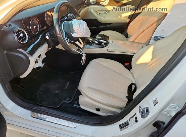 WDDZF4JB5KA554697 2019 MERCEDES-BENZ E Белый Вид салона спереди
